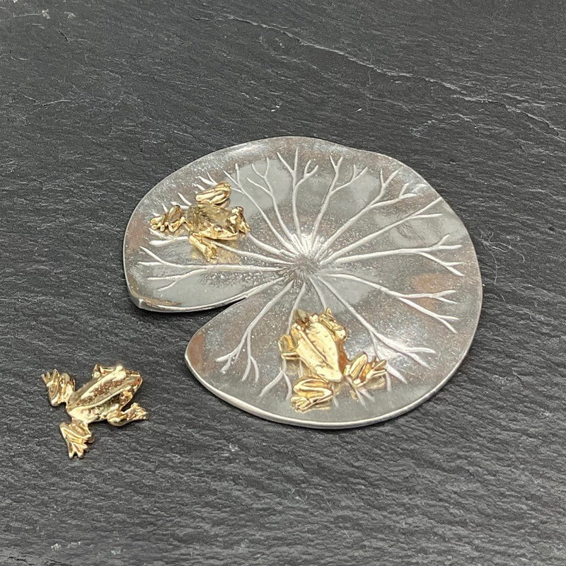 Frogs on Lily Pad Trinket